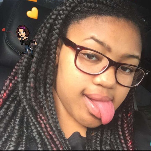 Meet your Posher, Ntysia - Picture 1 of 1